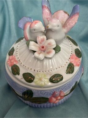Vintage Ceramic Trinket Box W/ Lid Featuring Lovebirds and Floral Trim